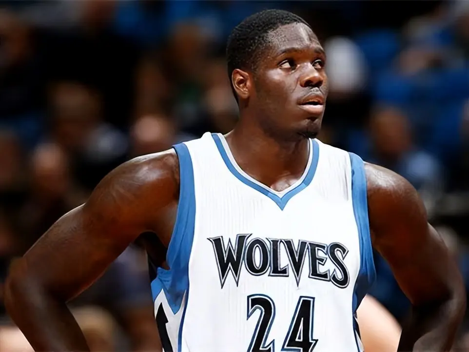 排在他前面, img 排在他前面, img