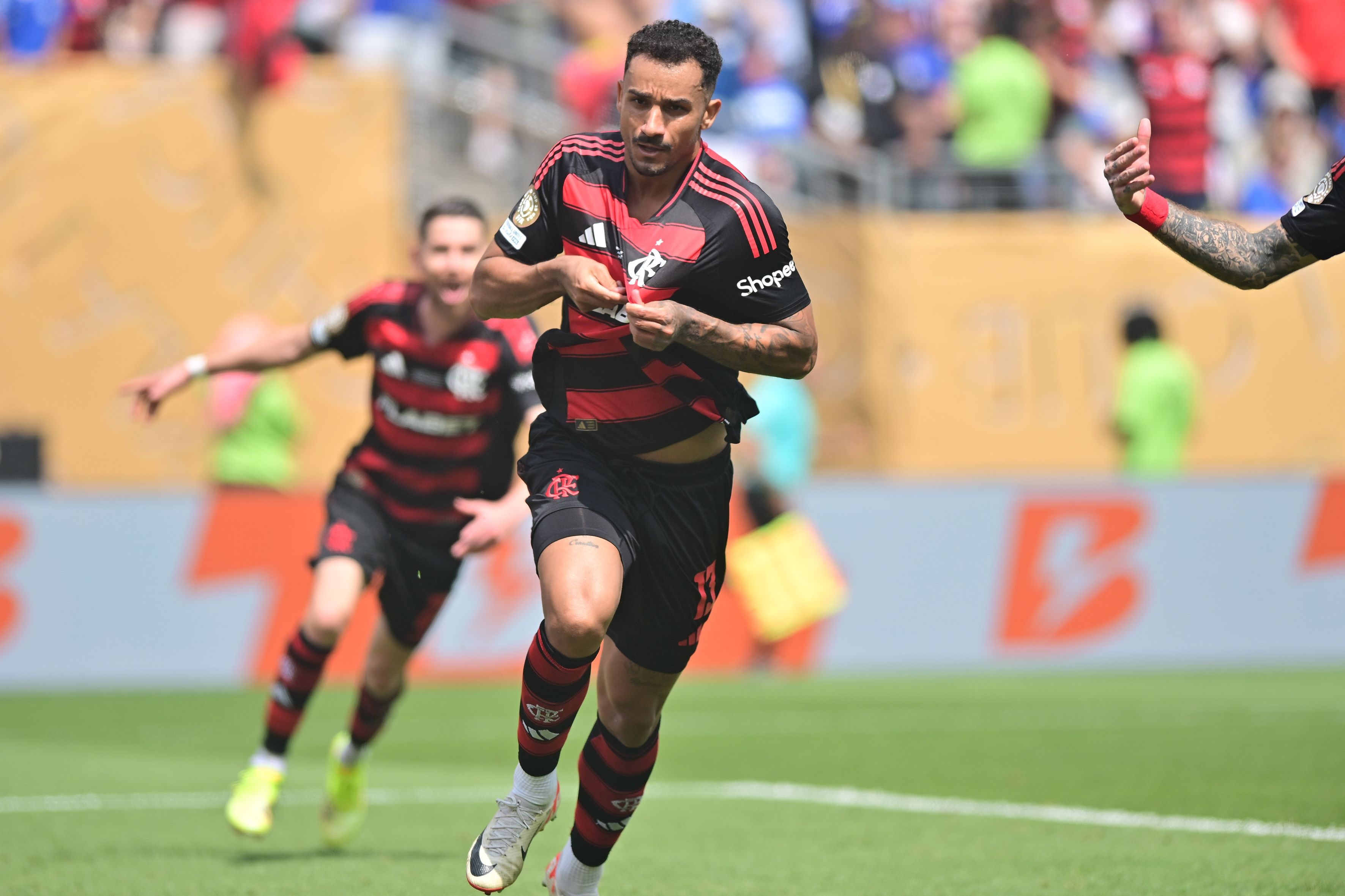 尤其是德布, stron, 员不得不去